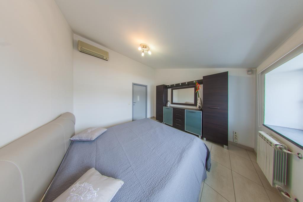 Mansard Apartment Antonovicha 4 Κίεβο Εξωτερικό φωτογραφία