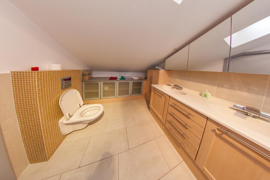 Mansard Apartment Antonovicha 4 Κίεβο Δωμάτιο φωτογραφία