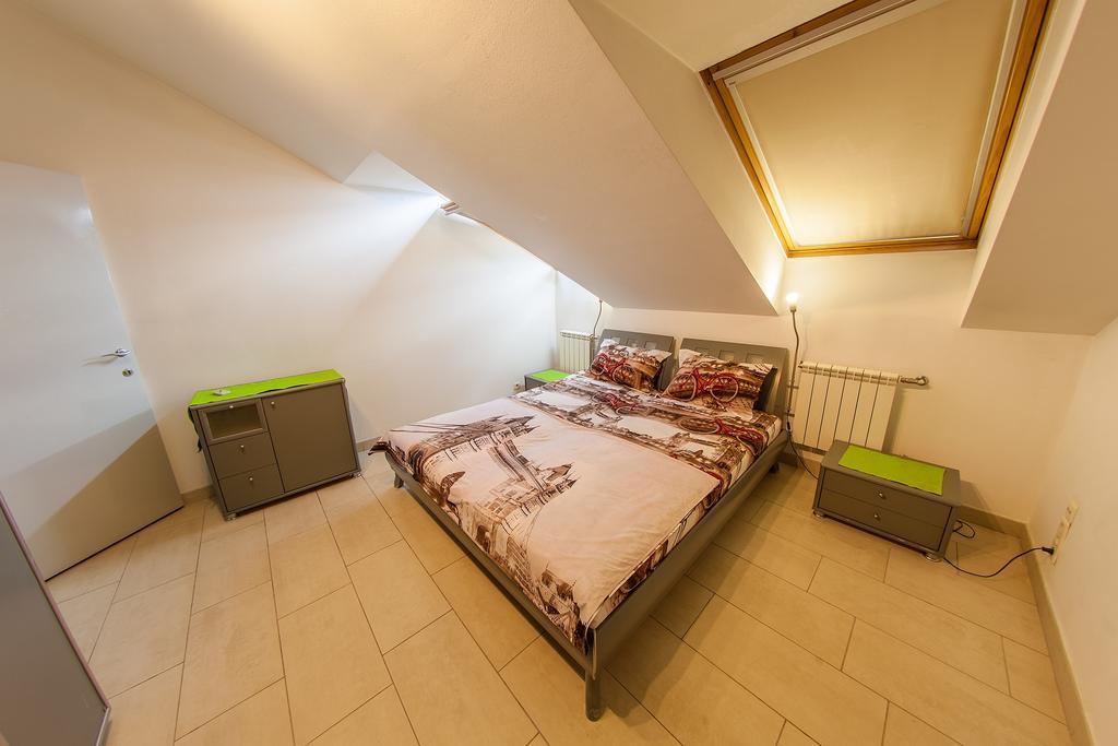 Mansard Apartment Antonovicha 4 Κίεβο Εξωτερικό φωτογραφία