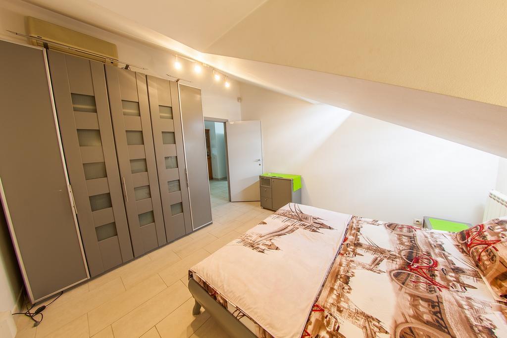 Mansard Apartment Antonovicha 4 Κίεβο Εξωτερικό φωτογραφία
